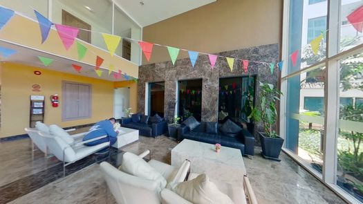 图片 1 of the Reception / Lobby Area at Nam Talay Condo