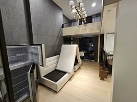 1 спален Кондо в аренду в Chewathai Residence Asoke, Makkasan