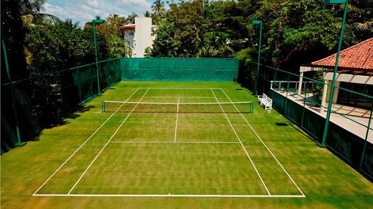图片 1 of the 网球场 at Katamanda