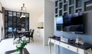 普吉 晟泰雷 Palmyrah Surin Beach Residence 2 卧室 公寓 售 