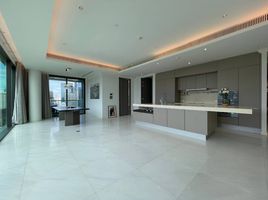 2 Bedroom Apartment for rent at Sindhorn Tonson , Lumphini