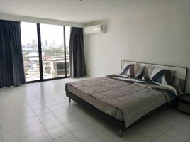 3 Schlafzimmer Wohnung zu vermieten im The Royal Navin Tower, Chong Nonsi