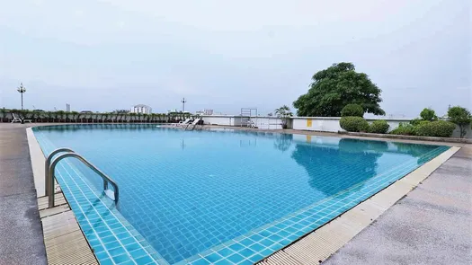 3D Walkthrough of the Communal Pool at Bangna Complex