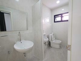 295 кв.м. Office for rent in Prawet, Пращет, Prawet