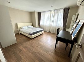 3 Schlafzimmer Appartement zu vermieten im D.S. Tower 1 Sukhumvit 33, Khlong Tan Nuea