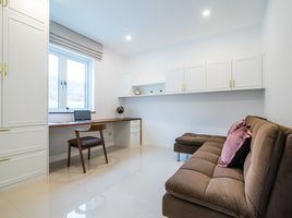 3 Bedroom Apartment for sale at Falcon Hill Luxury Pool Villas, Nong Kae, Hua Hin