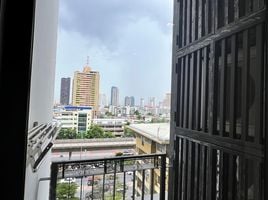 1 спален Кондо на продажу в Urbano Absolute Sathon-Taksin, Khlong Ton Sai