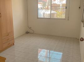 2 Bedroom Townhouse for rent at Chokchai Village 4, Nong Prue