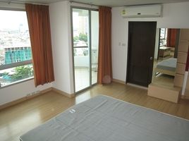 在P.W.T Mansion租赁的2 卧室 公寓, Khlong Toei