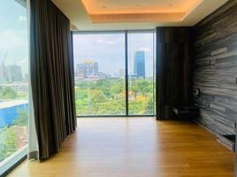 2 Bedroom Apartment for rent at Sindhorn Tonson , Lumphini