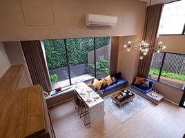 2 Bedroom Apartment for sale at Landmark @MRTA Station, Bang Kapi, Huai Khwang, Bangkok