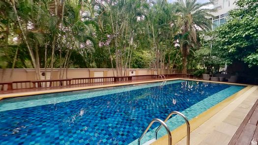 사진들 1 of the Communal Pool at Baan Suan Greenery Hill