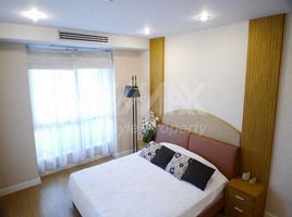 在Baan Thanon Sarasin租赁的2 卧室 公寓, Lumphini