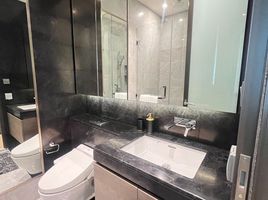 2 Bedroom Condo for rent at 28 Chidlom, Lumphini