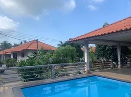 20 Bedroom House for sale in Maenam Beach, Maenam, Maenam