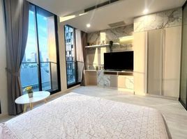 1 Bedroom Condo for sale at Noble Ploenchit, Lumphini