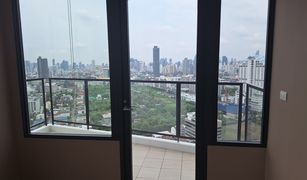 2 Bedrooms Condo for sale in Bang Kapi, Bangkok Landmark @MRTA Station