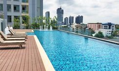 Fotos 2 of the Communal Pool at Mayfair Place Sukhumvit 50