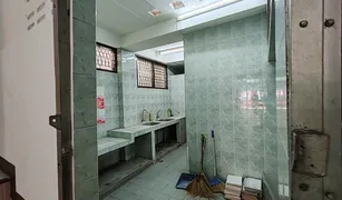 5 Bedrooms Shophouse for sale in Wat Phraya Krai, Bangkok 