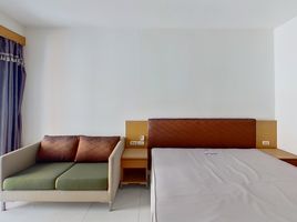 1 Schlafzimmer Wohnung zu verkaufen im I-House Rama IX-Ekamai, Bang Kapi, Huai Khwang