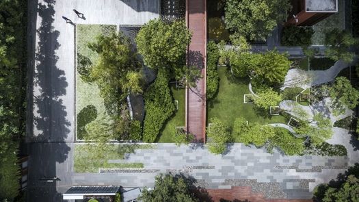图片 1 of the Communal Garden Area at The Parco Condominium