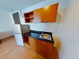 Studio Appartement zu vermieten im Click Denim, Khlong Tan Nuea