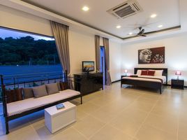 4 Schlafzimmer Villa zu vermieten in Nai Harn Beach, Rawai, Rawai