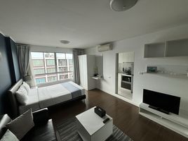 Studio Appartement zu verkaufen im Baan Koo Kiang, Nong Kae