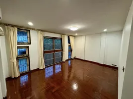 4 Schlafzimmer Reihenhaus zu vermieten in Lat Yao, Chatuchak, Lat Yao