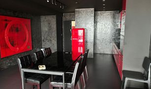Кондо, 1 спальня на продажу в Khlong Tan Nuea, Бангкок J.C. Tower