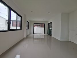 3 Bedroom House for sale at Grand Village, Pak Phraek, Mueang Kanchanaburi, Kanchanaburi