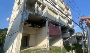 Здания целиком, 10 спальни на продажу в Khlong Kluea, Нонтабури 