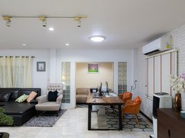 3 спален Дом for sale in Бангкок, Khlong Tan Nuea, Щаттхана, Бангкок