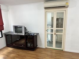 1 Schlafzimmer Appartement zu vermieten im Lumpini Place Narathiwasratchanakarin, Chong Nonsi