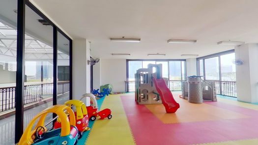 3D 워크스루 of the Indoor Kids Zone at Ruamsuk Condominium