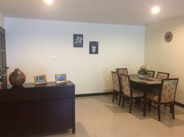 2 Schlafzimmer Wohnung zu vermieten im Charming Resident Sukhumvit 22, Khlong Toei