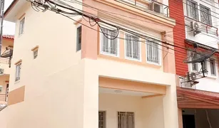 3 Bedrooms Townhouse for sale in Samae Dam, Bangkok Prachasuk Lake and Mall Village