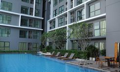 Photos 3 of the Communal Pool at Ideo Mobi Sathorn