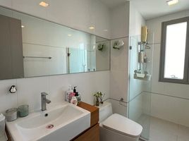 2 Bedroom Condo for rent at Thru Thonglor, Bang Kapi, Huai Khwang