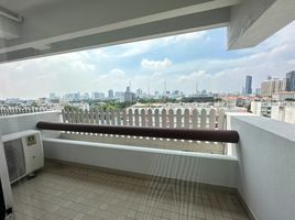 在Esmeralda Apartments租赁的3 卧室 公寓, Thung Mahamek