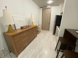 Studio Apartment for rent at Noble Ploenchit, Lumphini