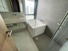 2 спален Кондо в аренду в Siamese Exclusive Sukhumvit 31, Khlong Toei Nuea