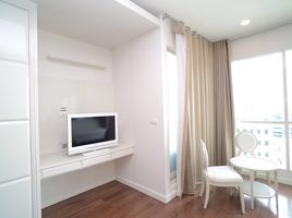 Studio Condo for rent at The Address Chidlom, Lumphini