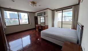 Khlong Toei Nuea, ဘန်ကောက် Sriratana Mansion 2 တွင် 3 အိပ်ခန်းများ ကွန်ဒို ရောင်းရန်အတွက်