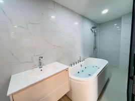 4 спален Дом for rent in Пхукет Тощн, Пхукет, Чалонг, Пхукет Тощн