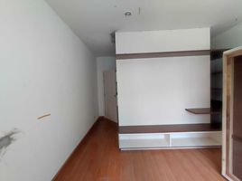 1 Schlafzimmer Wohnung zu verkaufen im The Green Places Condominium, Ratsada