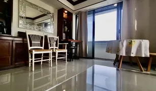 2 Bedrooms Condo for sale in Wat Sam Phraya, Bangkok Juldis River Mansion