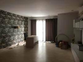3 Schlafzimmer Reihenhaus zu verkaufen im Areeya Mandarina Sukhumvit 77, Suan Luang, Suan Luang, Bangkok