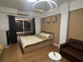 Студия Кондо на продажу в Niran Residence 3, Dokmai