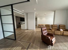 3 Bedroom Condo for rent at Muniq Langsuan, Lumphini